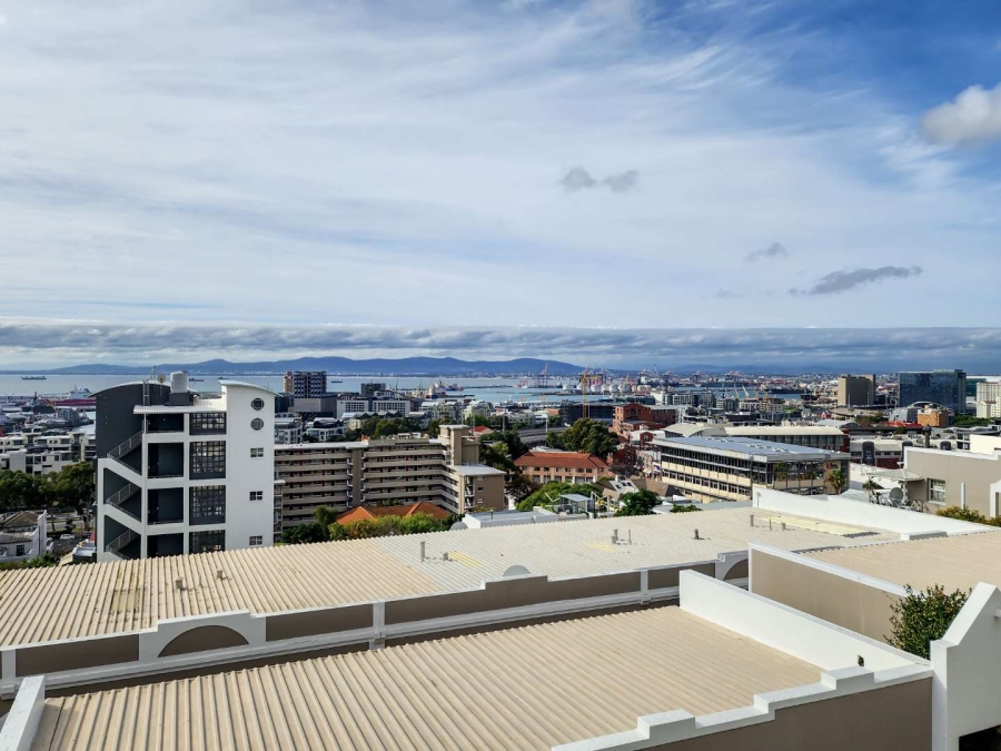 To Let 2 Bedroom Property for Rent in Green Point Western Cape